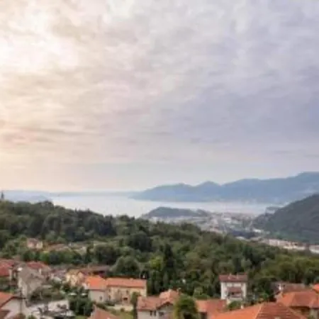 Apartment In With Maggiore Views